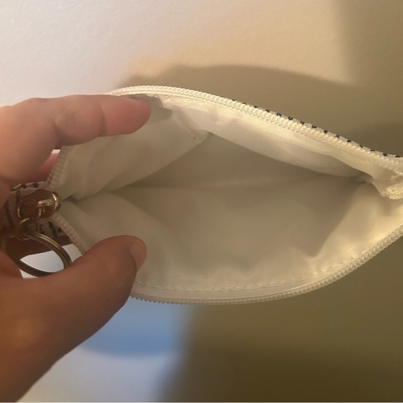 Guess Keychain Sunglasses MakeUp Wallet Zip Pouch Strips Black and White Logo - Picture 3 of 3